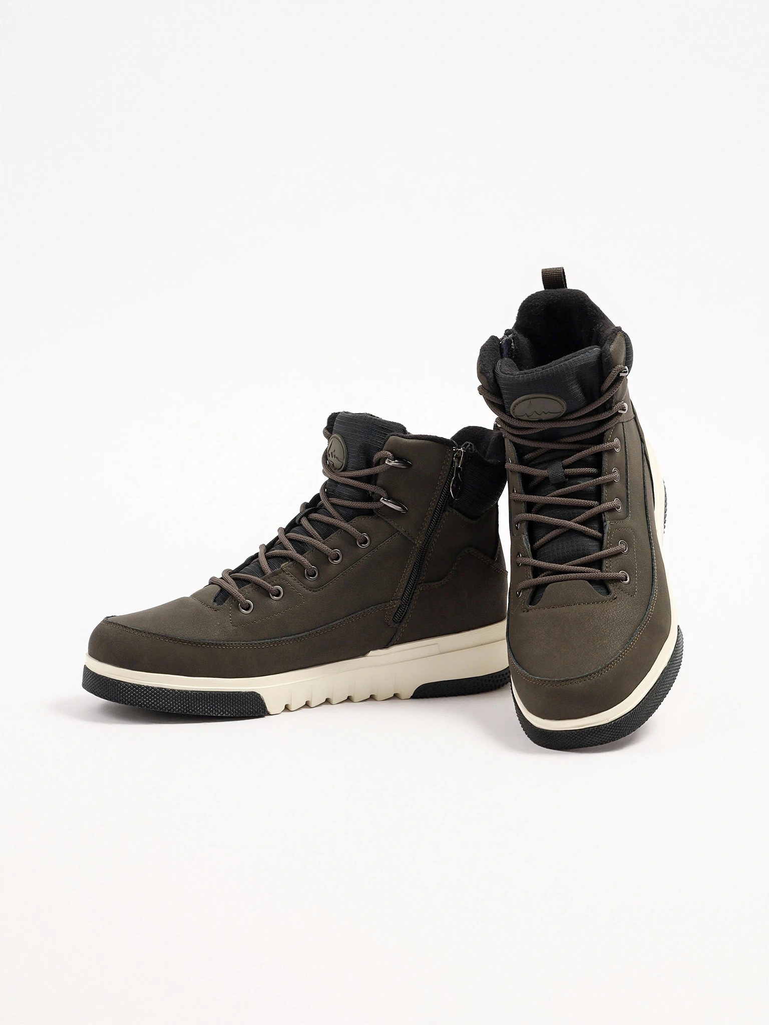 Ботинки комбинированные цвета хаки на контрастной средней подошве